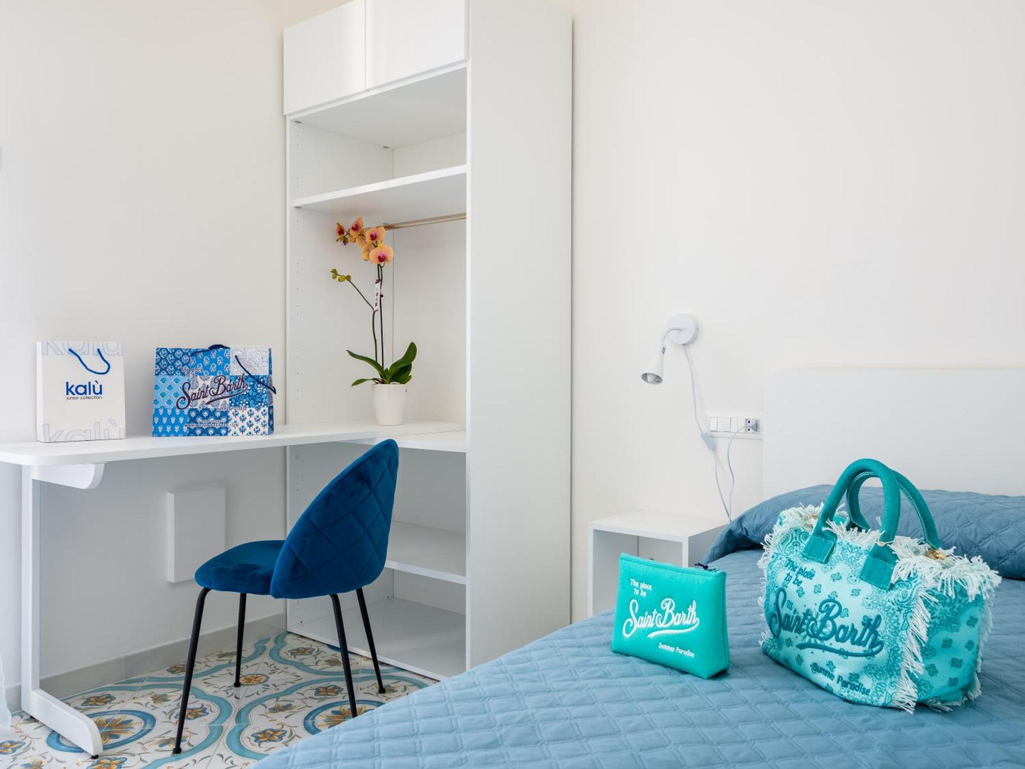 Pusiso - De Vivo Realty Sorrente