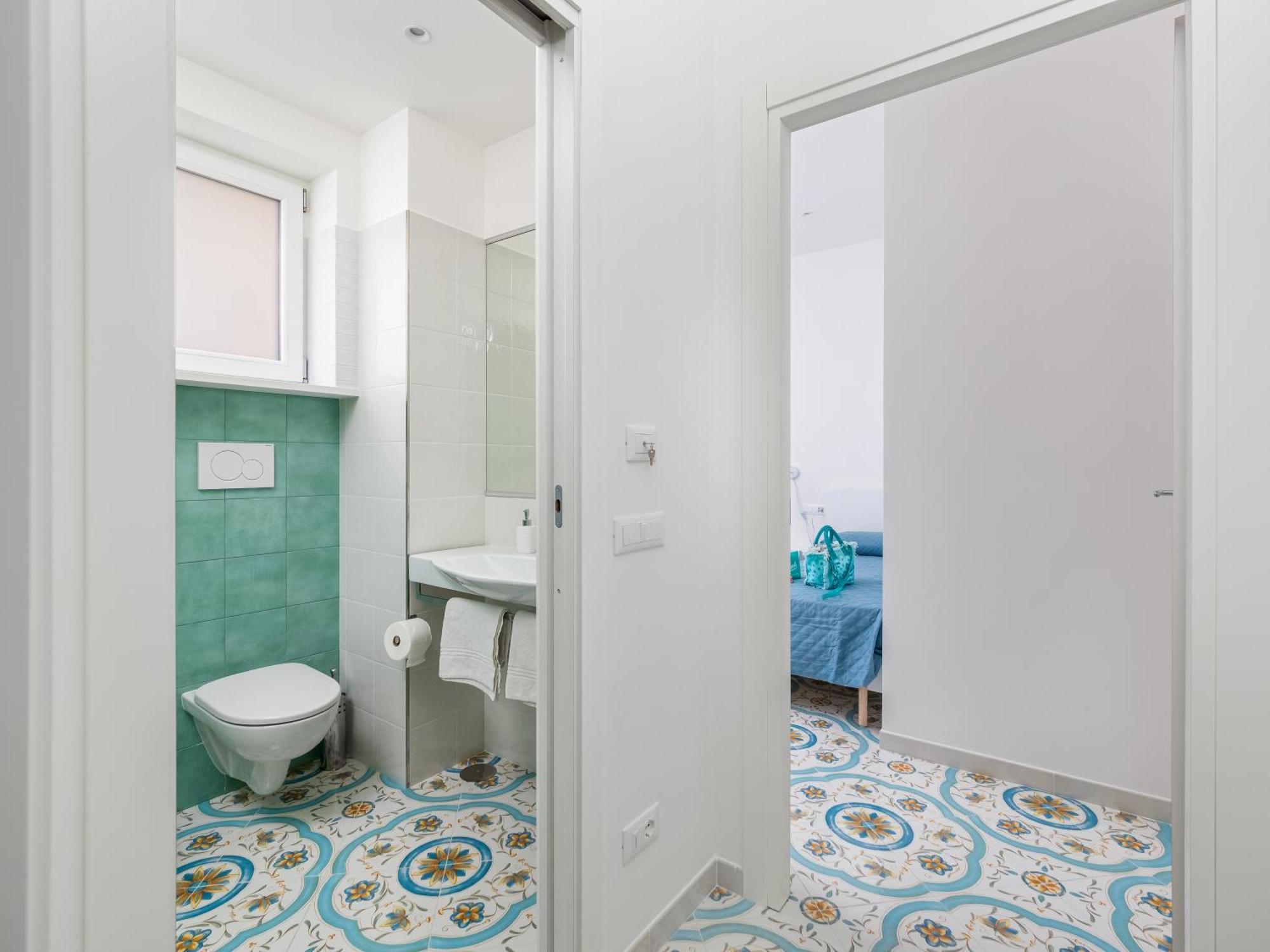 Pusiso - De Vivo Realty * Sorrente