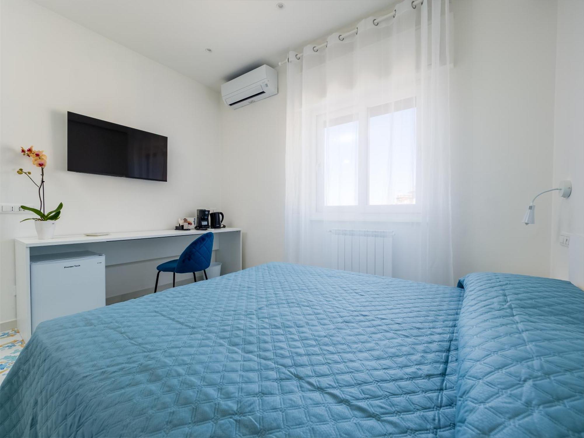 Pusiso - De Vivo Realty Sorrente