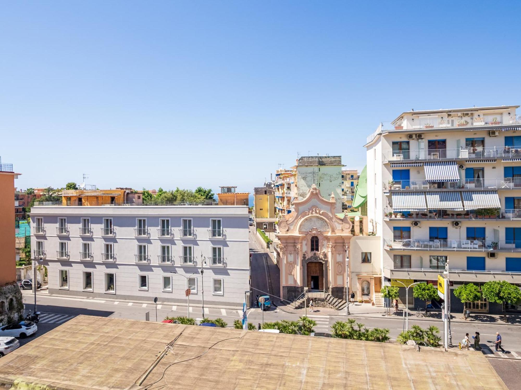 Pusiso - De Vivo Realty * Sorrente