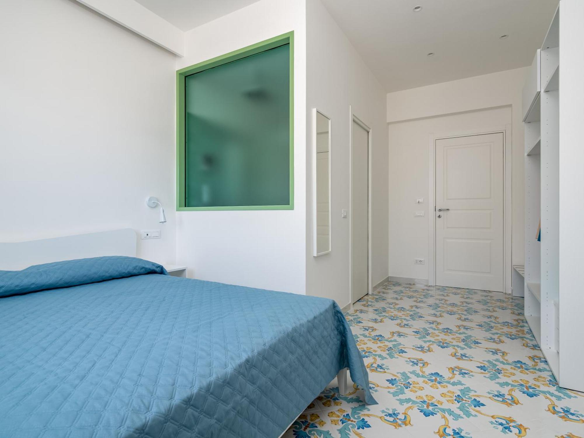 Pusiso - De Vivo Realty * Sorrente
